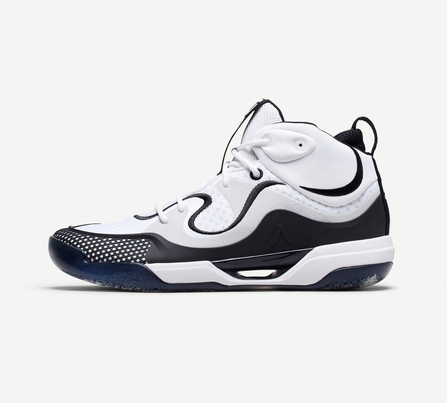 Avoli Mid White Black